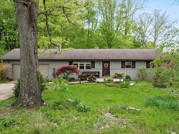 3rd image of 119 Brentwood Dr NE