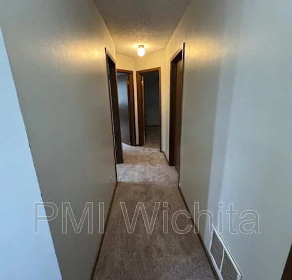 1730 S Beech Ct — Photo 11