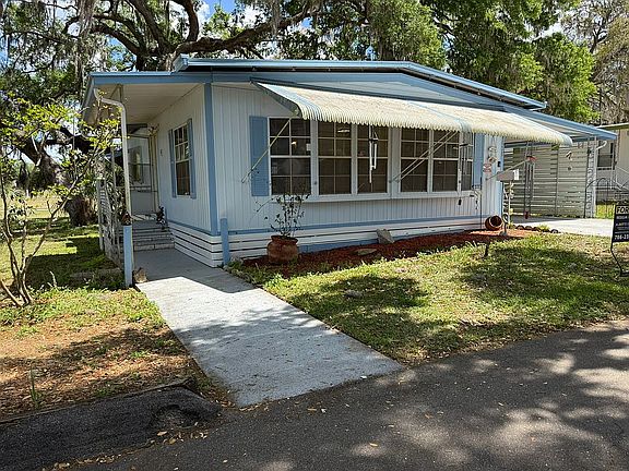 3rd image of 4828 Lakeside Dr