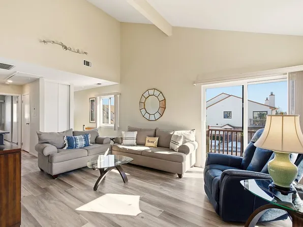 11 Balsam Ct Unit 11, Wantagh, NY 11793