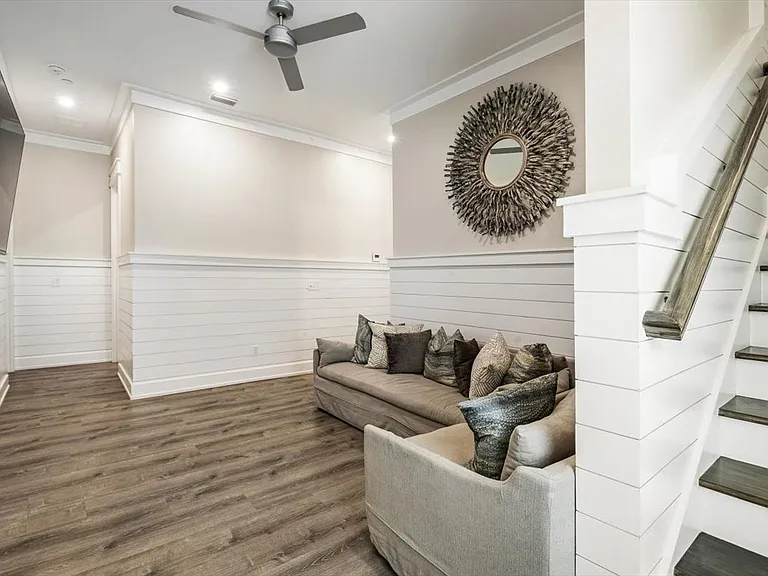 503 Albatross St — Photo 32