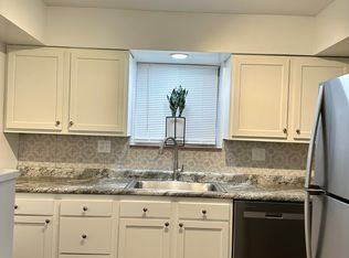 1010 8th St #1, Huntington, WV 25701