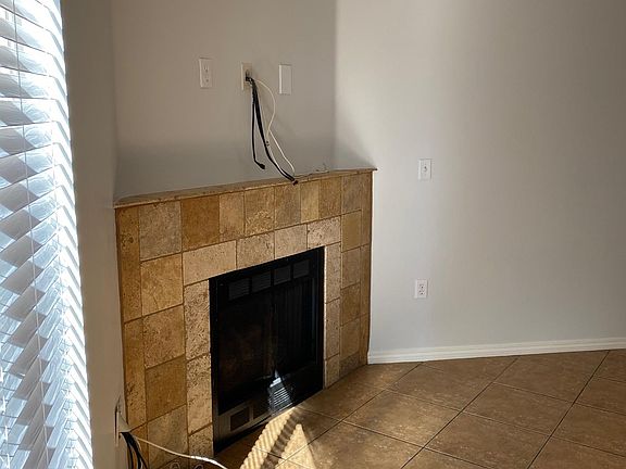 3rd image of 4854 Laurel Canyon Blvd #104
