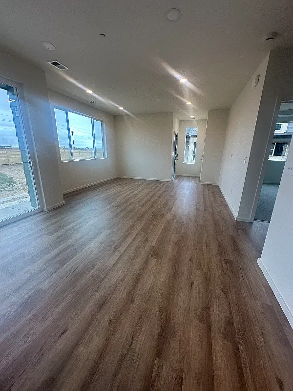 4960 Denys Drive — Photo 4