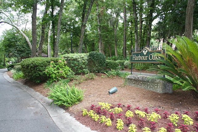 1st image of 615 Harbour Oaks Dr