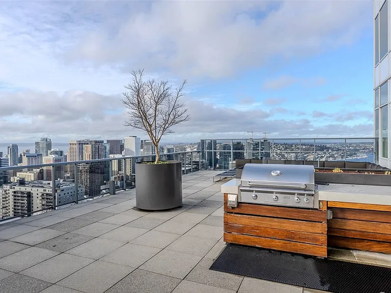 1321 Seneca St #1708 — Photo 47