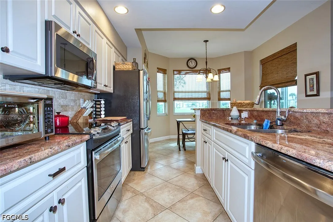 2 bed, 2.0 bath, 1149 sqft, $5,500 — Photo 3