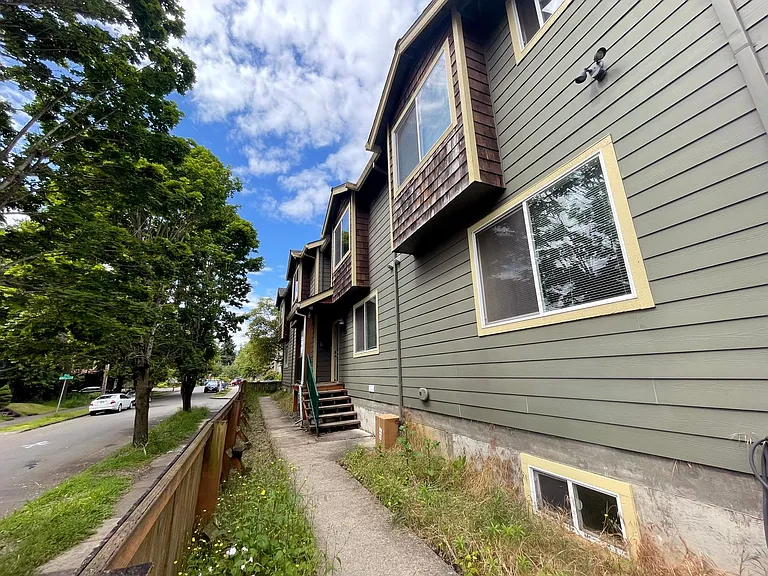 5011 N Syracuse St #B — Photo 23