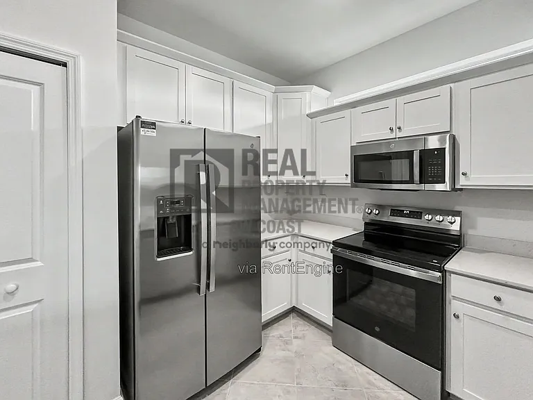 20501 Hazelnut Ct S — Photo 15