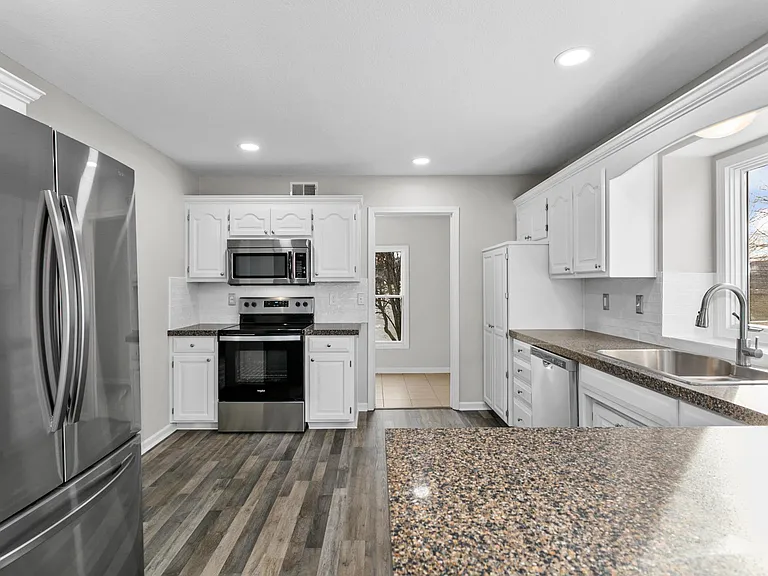 1600 NE Harvest Ln — Photo 12