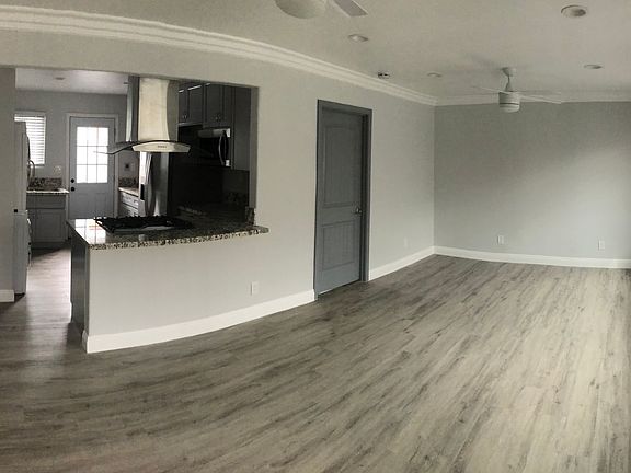 5th image of 922 N Summit Ave #463547993