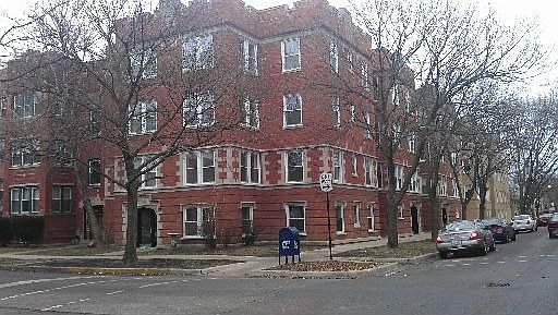 1st image of 3018 W Sunnyside Ave #2