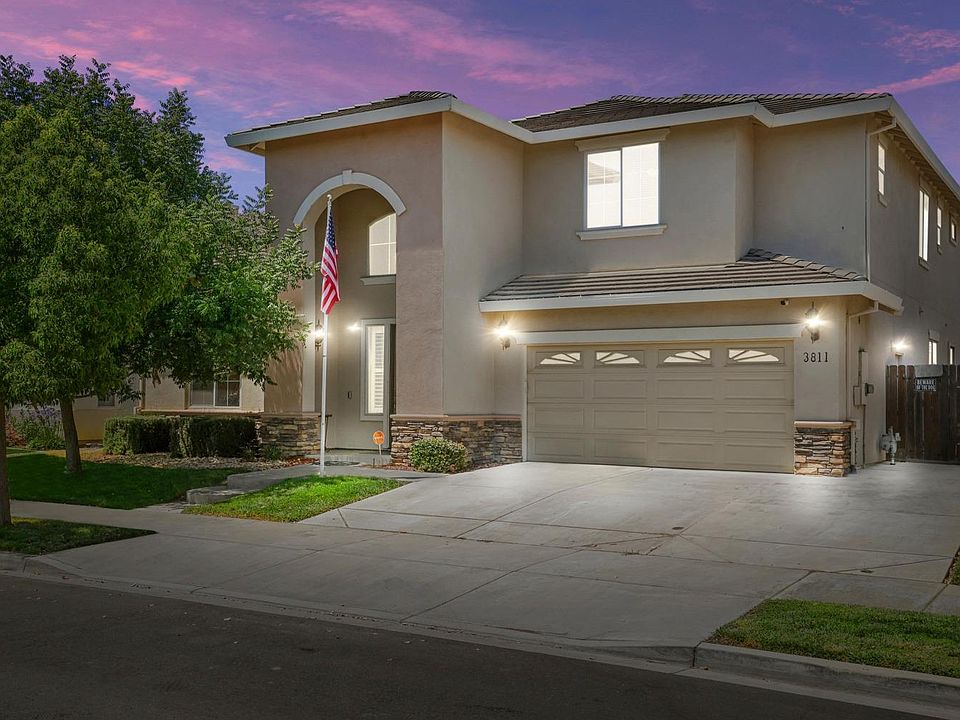 1st image of 3811 Old Oak Dr