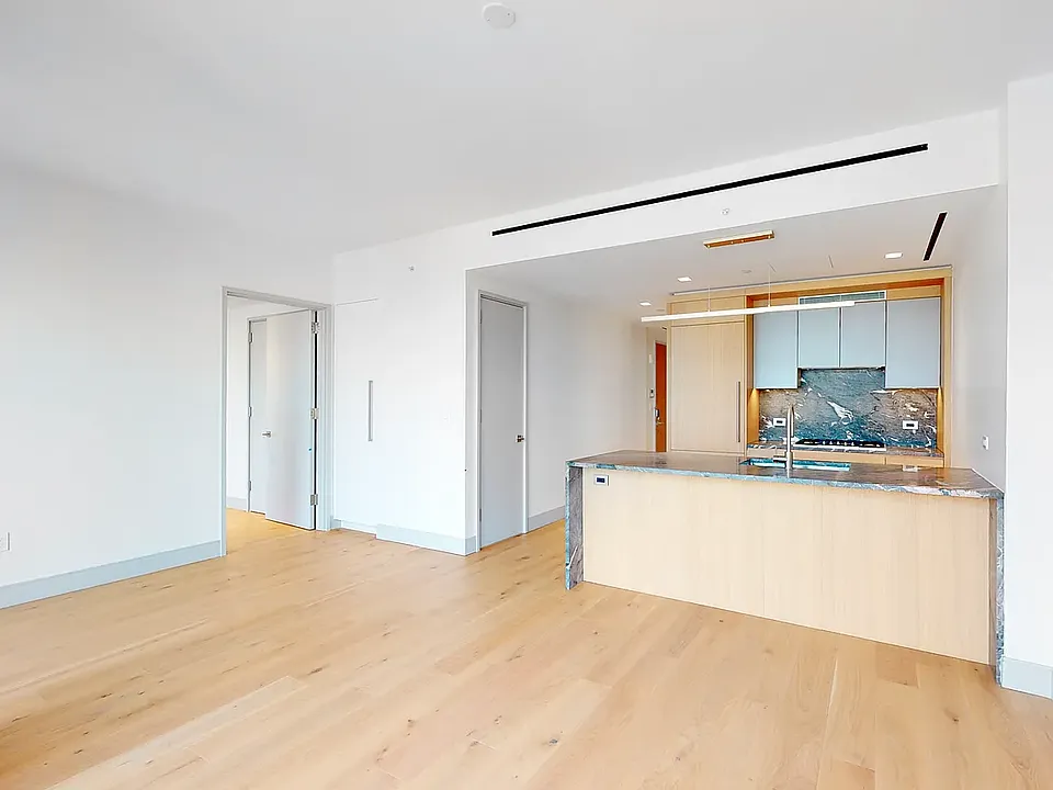 101 W 14th St #9C