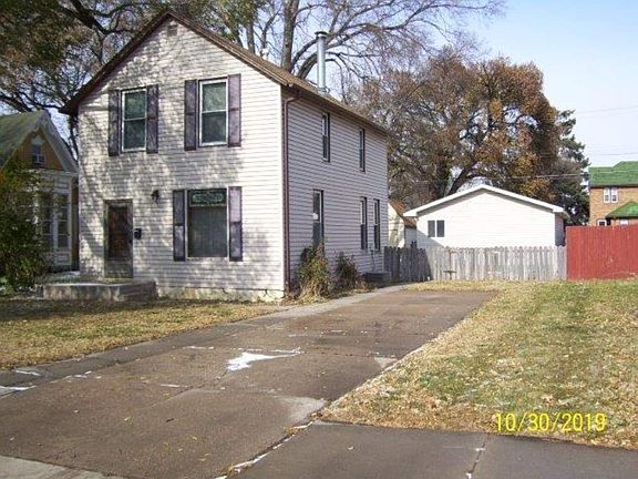 4th image of 715 W 4th St
