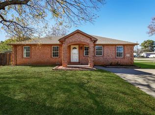 107 S Lakeview Dr, Lake Dallas, TX 75065