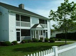 2742 S Knightsbridge Cir, Ann Arbor, MI 48105