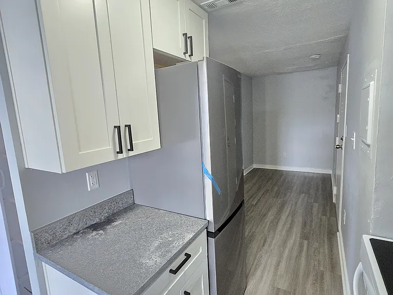 1906 Monongahela Ave #3 — Photo 6