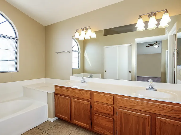 4136 W Kimberly Way — Photo 11