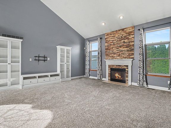 5th image of 24788 Foxmoor Blvd