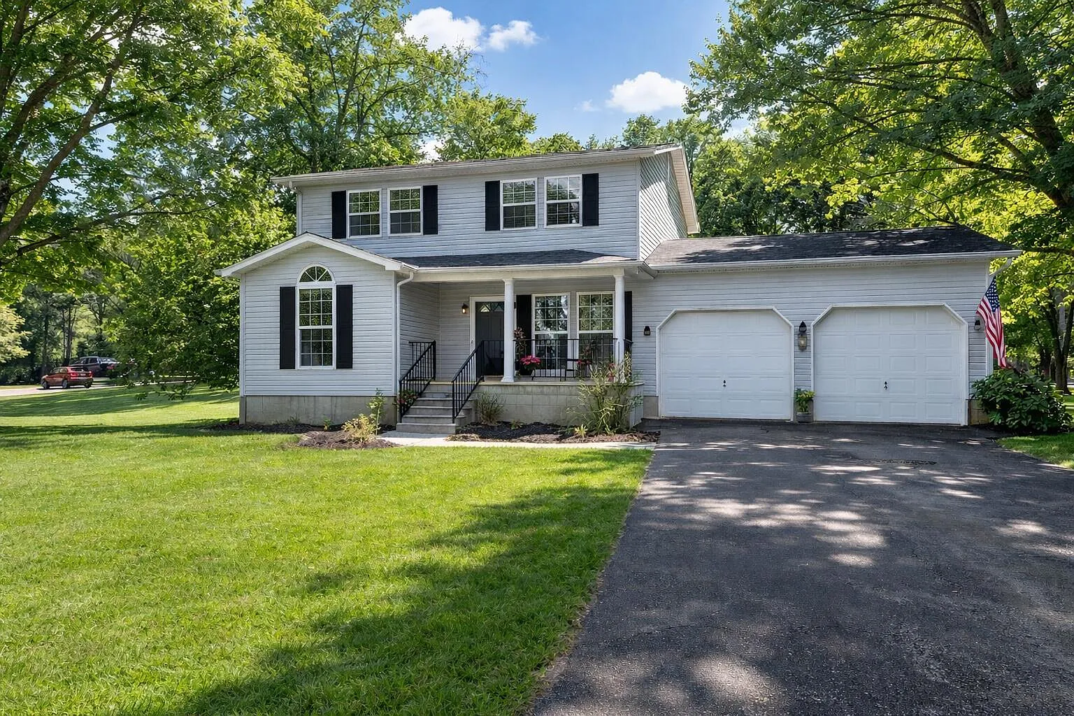 604 Valley Ct photo 1