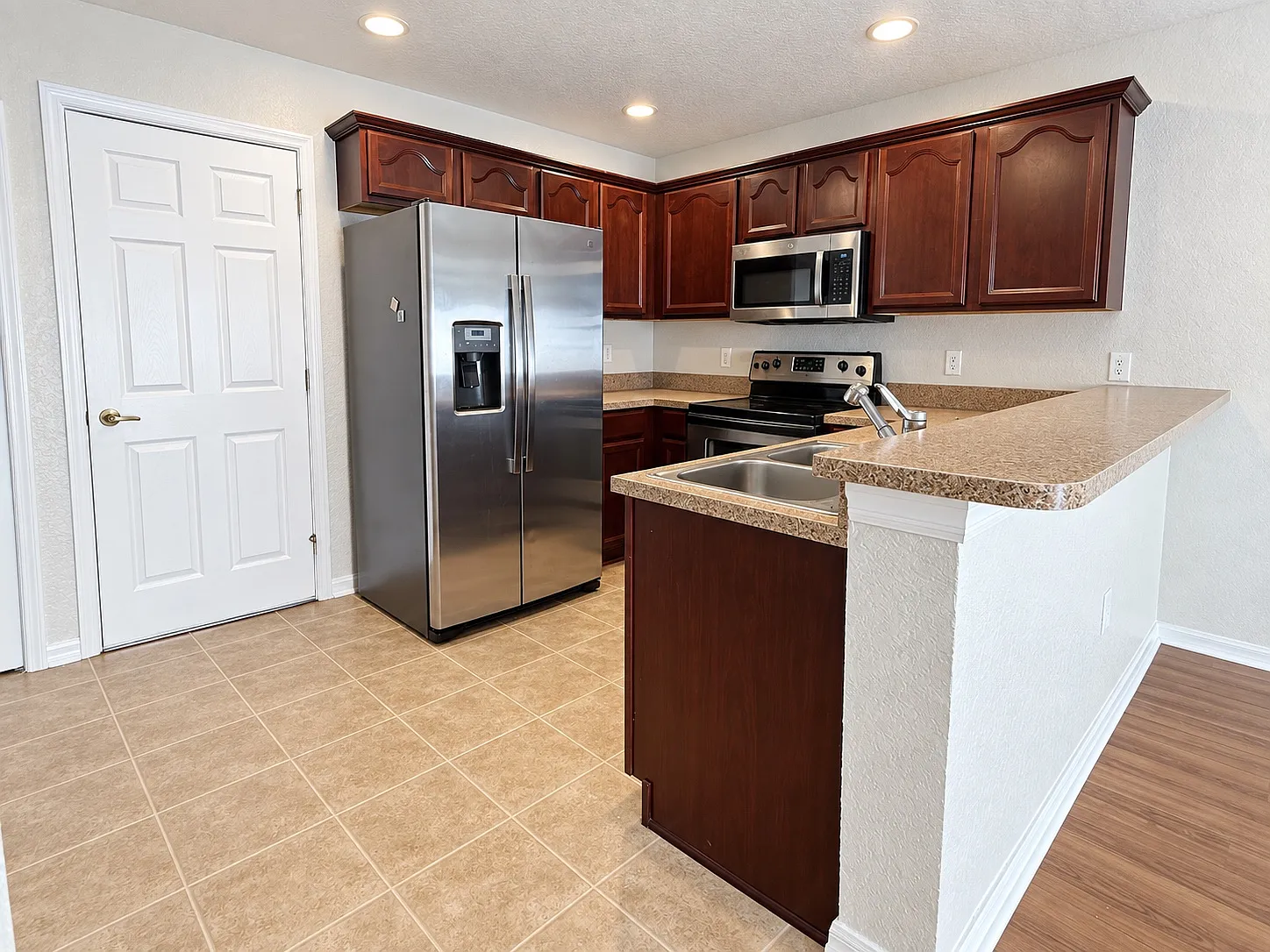 3 bed, 1516 sqft, $2,950 — Photo 4