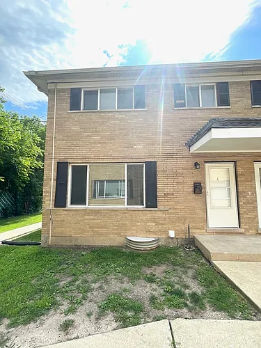 1721 E Roosevelt Rd #4 Photo 1