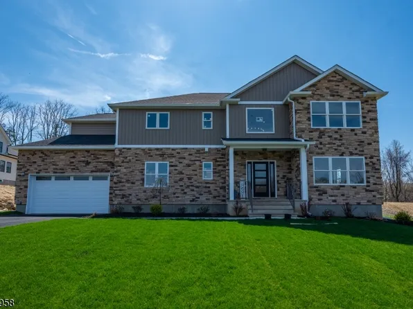 7 Emerald Dr, Hardyston Twp., NJ 07419
