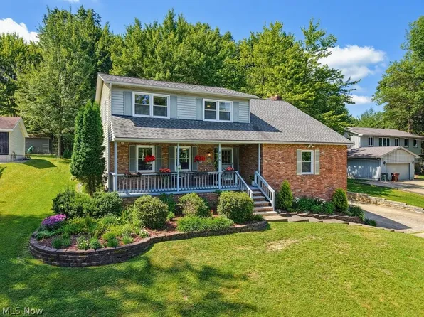 416 Apple Hill Dr, Northfield, OH 44067