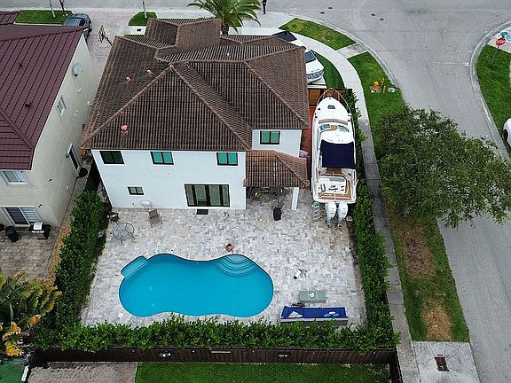 4th image of 1690 SW 154th Ave