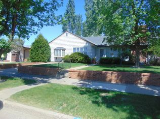 910 1st Ave E, Williston, ND 58801