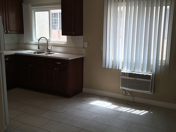 4th image of 1600 N Bronson Ave APT 28