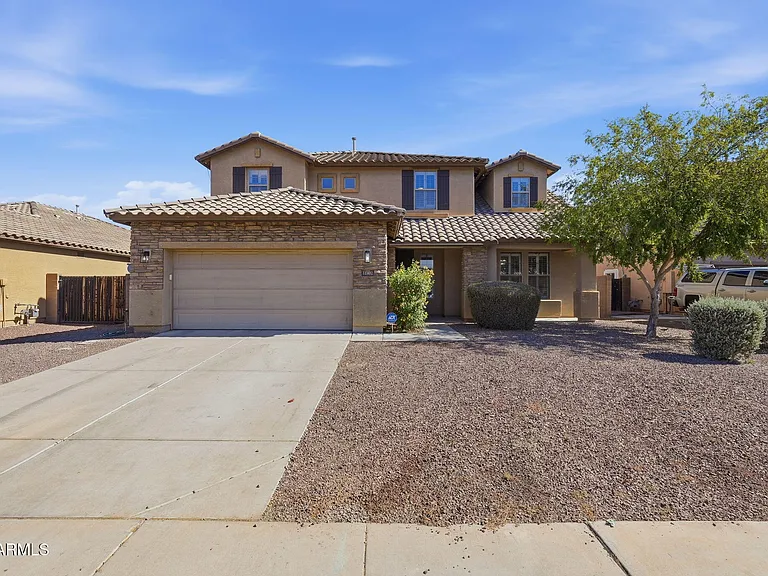 11402 W Alvarado Rd — Photo 1