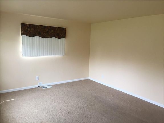 5th image of 4714 Earlham Dr