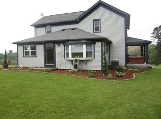 19397 215th St, La Motte, IA 52054