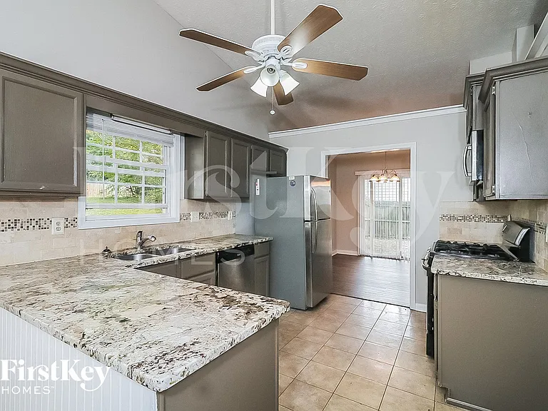 4745 Roswell Mill Dr — Photo 6