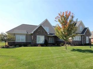 2105 Long Cove Cir, Newburgh, IN 47630