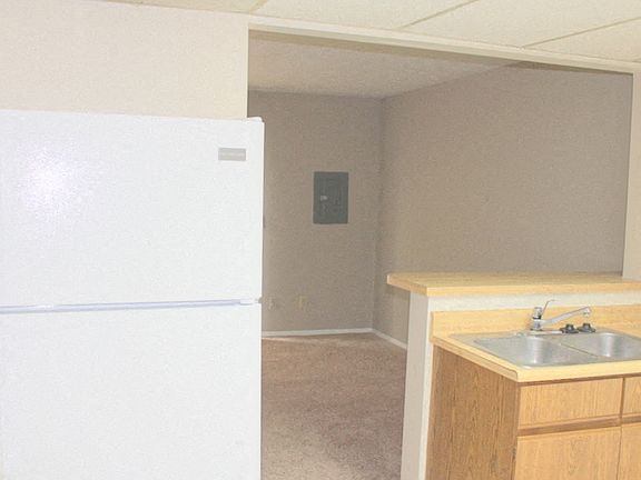 4th image of 2465 Cross Village Dr