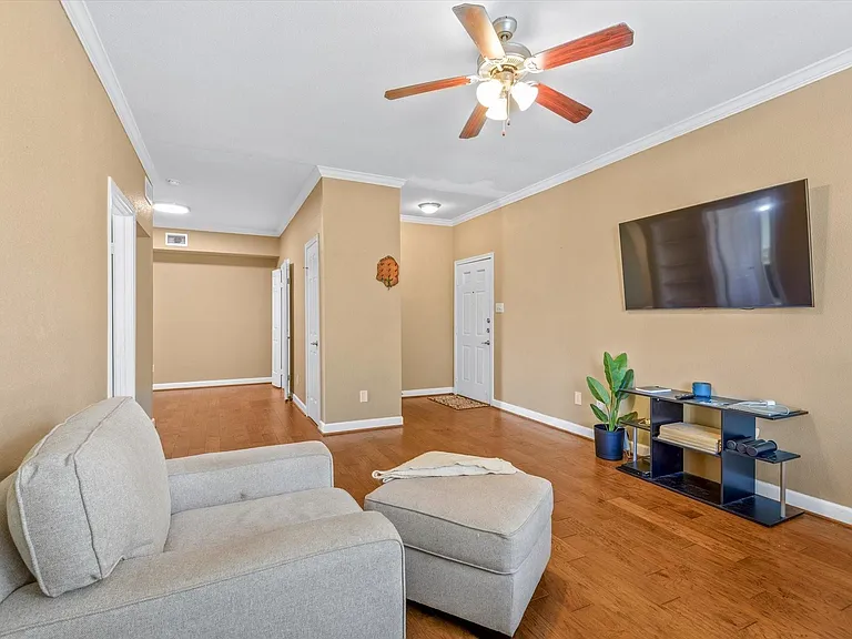 2255 Braeswood Park Dr #146 — Photo 12