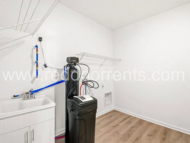1475 Sabra Way — Photo 14