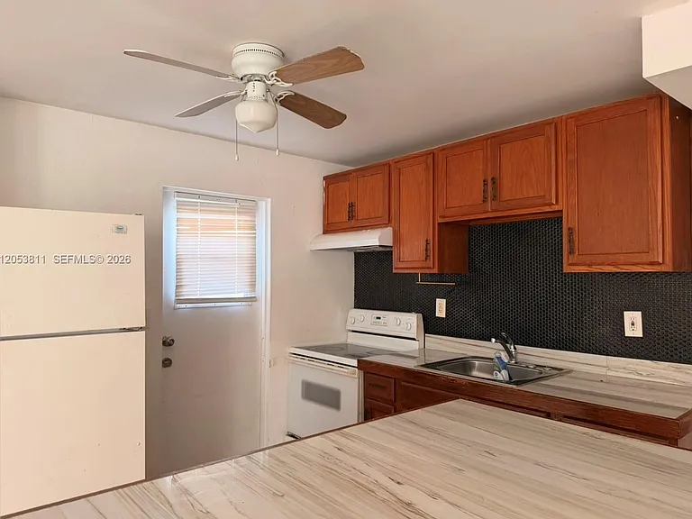 1850 NE 169th St #302 — Photo 13