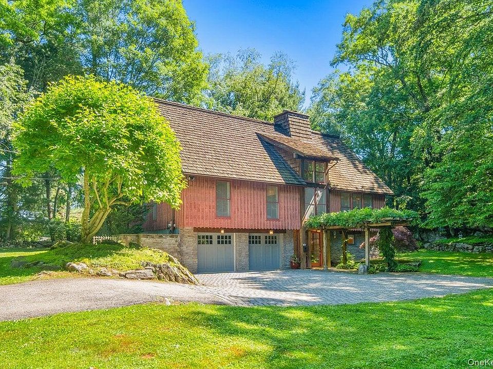 1st image of 1821 Spring Valley Road