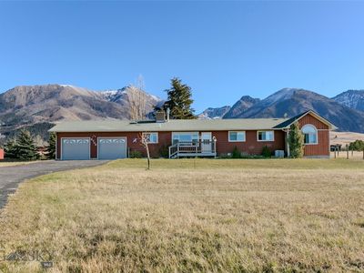 2702 E River Rd, Livingston, MT, 59047
