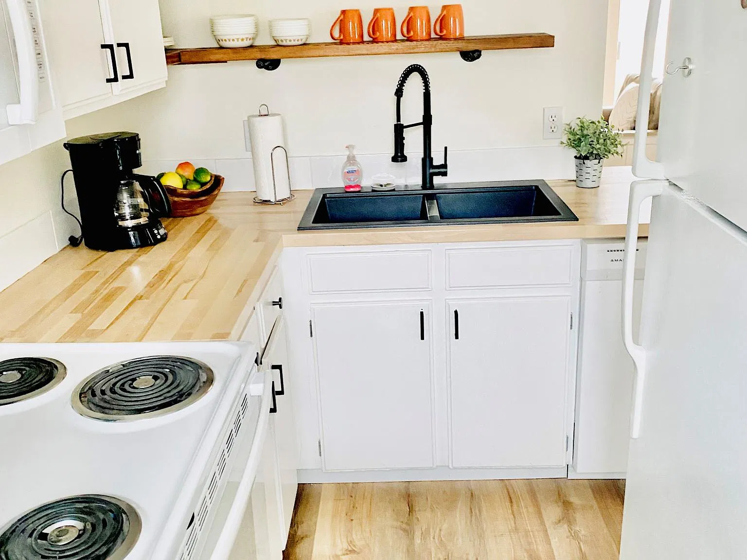2 bed, 1.5 bath, 1008 sqft, $2,000 — Photo 4