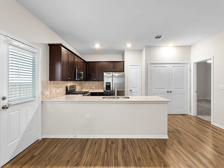 2537 Forgetmenot Ln — Photo 3