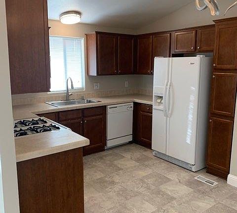 4th image of 4695 Pacific St Spc 18