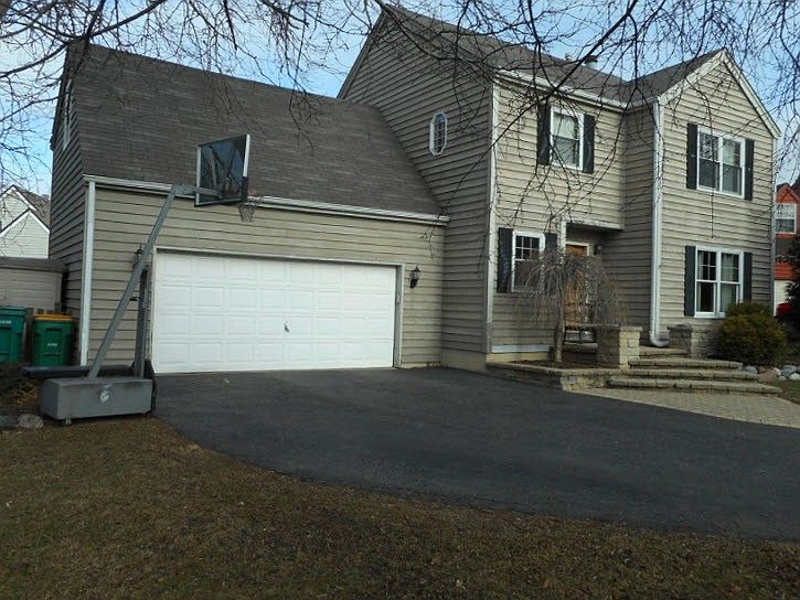 2nd image of 8 Windjammer Ct