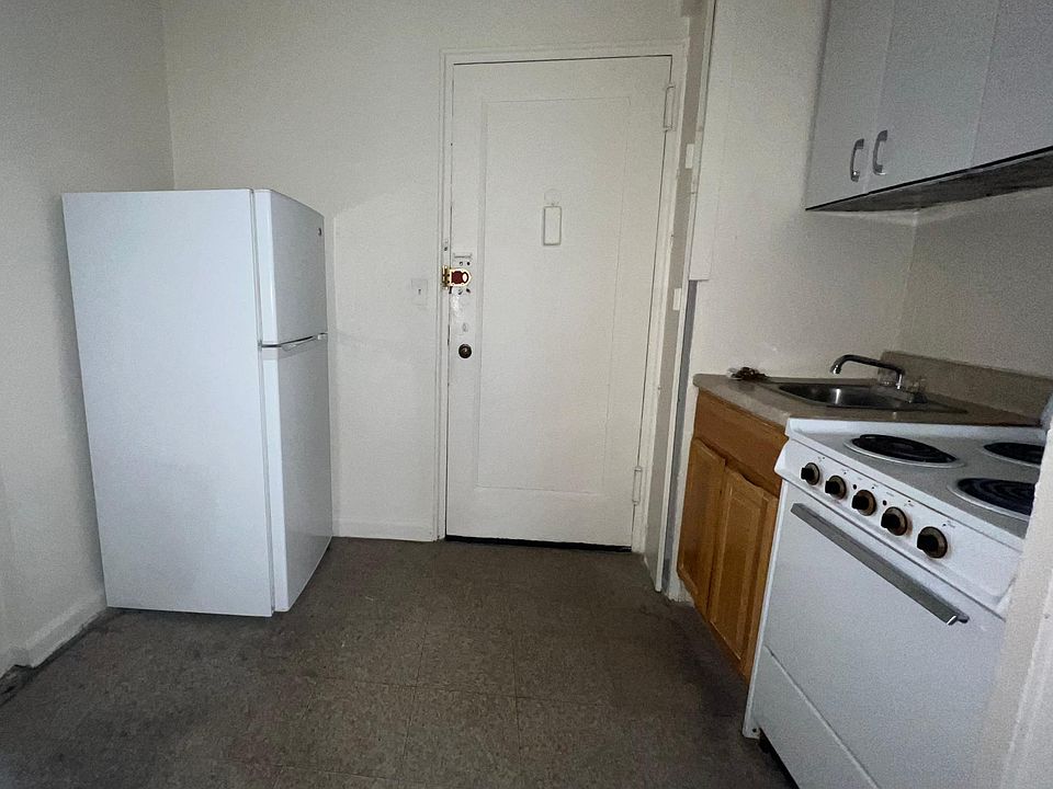 1st image of 14 Stoner Ave APT 3H