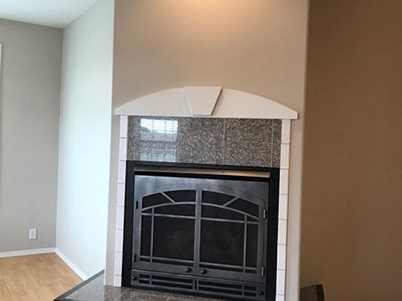 4th image of 369 Scott Ct