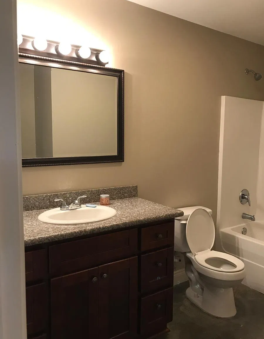 3 bed, 1.5 bath, 1200 sqft, $1,175 — Photo 2